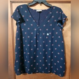 NEW! LOFT Outlet V-neck Patterned top, XL